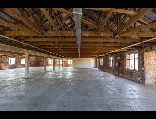 754M² OFFICE TO LET IN POINT WATERFRONT